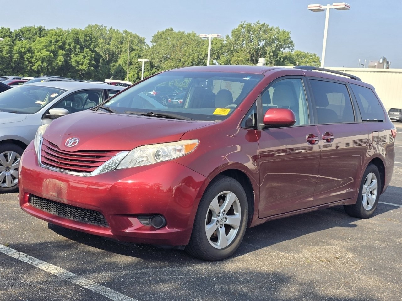Used 2017 Toyota Sienna LE FWD image 3