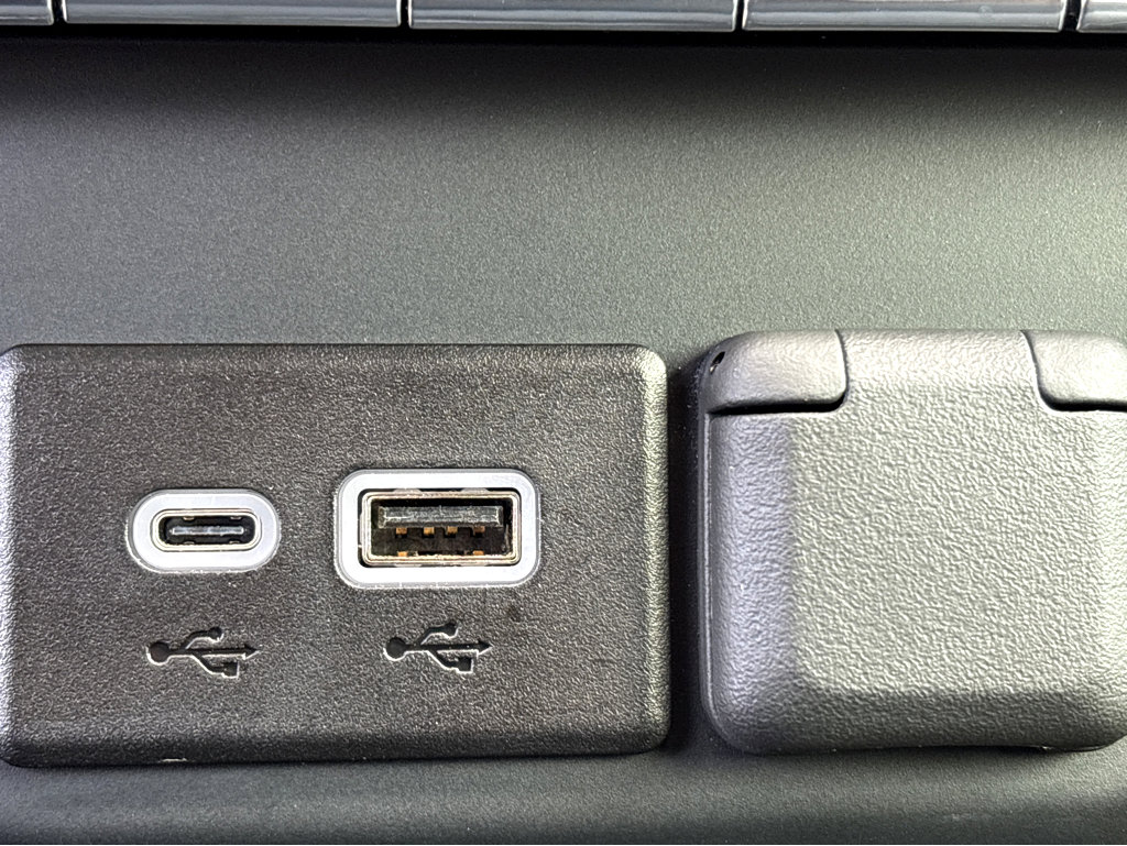 Used 2024 Chevrolet Silverado 1500 Custom RWD image 32