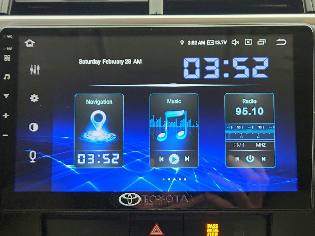 Used 2017 Toyota Camry LE image 17