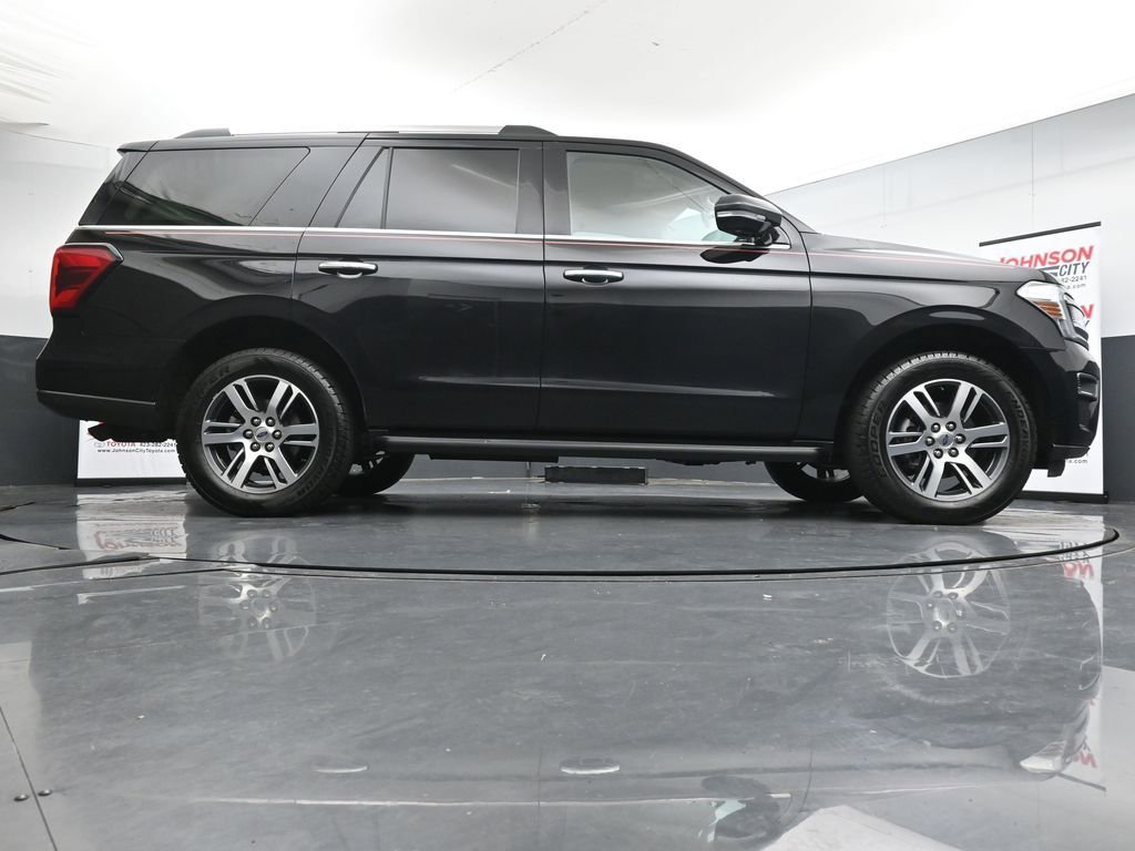 Used 2023 Ford Expedition Limited AWD/4WD image 34