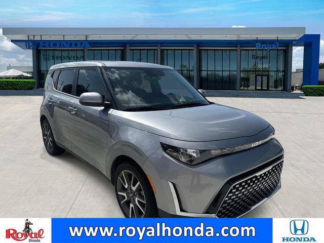Used 2024 Kia Soul EX w/ Option Group 015 FWD image 1