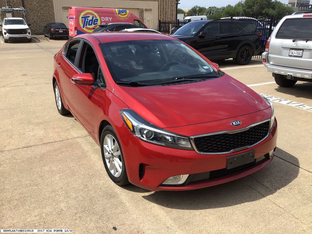 Used 2017 Kia Forte S w/ S Technology Package FWD image 4