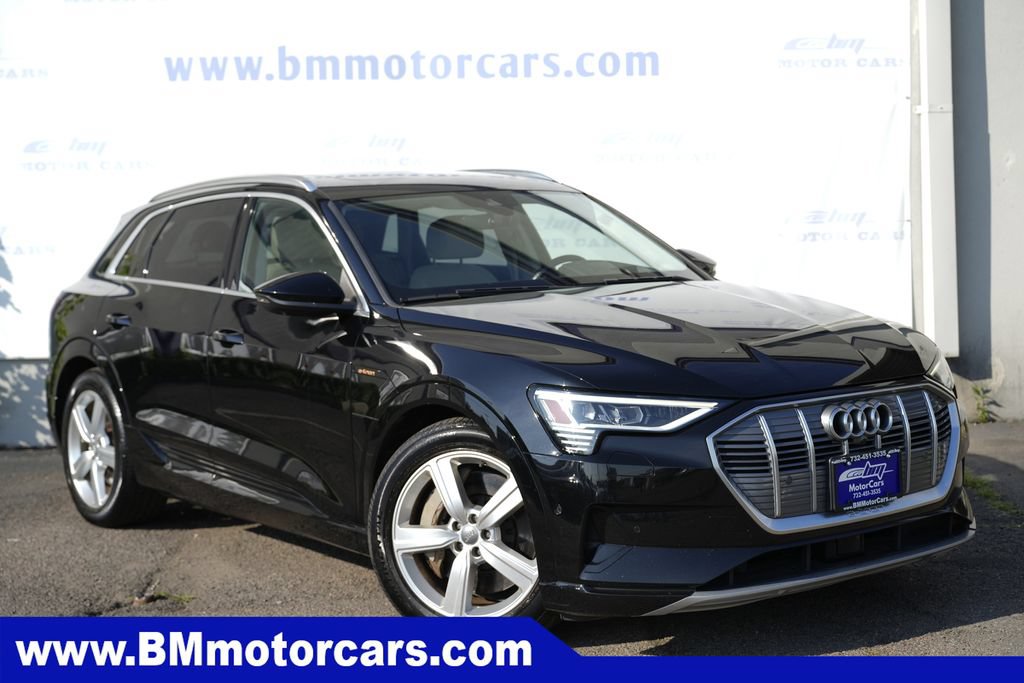 Used 2019 Audi e-tron Prestige AWD/4WD video 1
