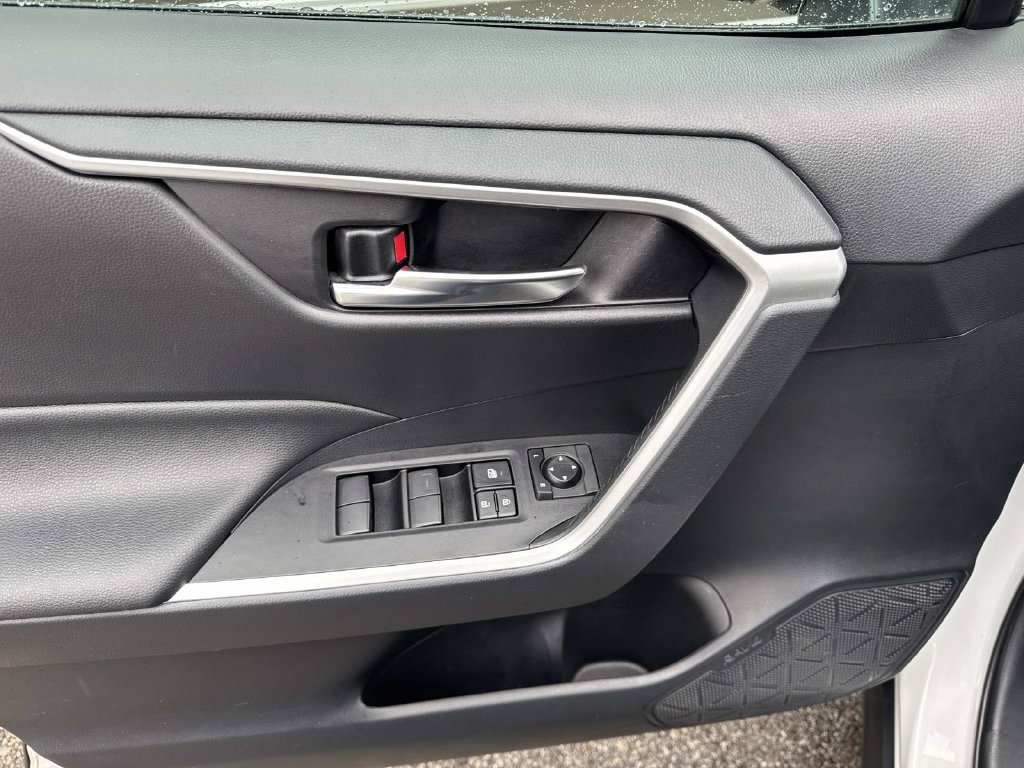 Used 2019 Toyota RAV4 XLE w/ Convenience Package AWD/4WD image 18