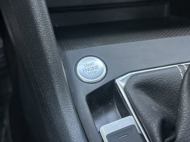 Certified 2022 Volkswagen Taos S FWD image 28