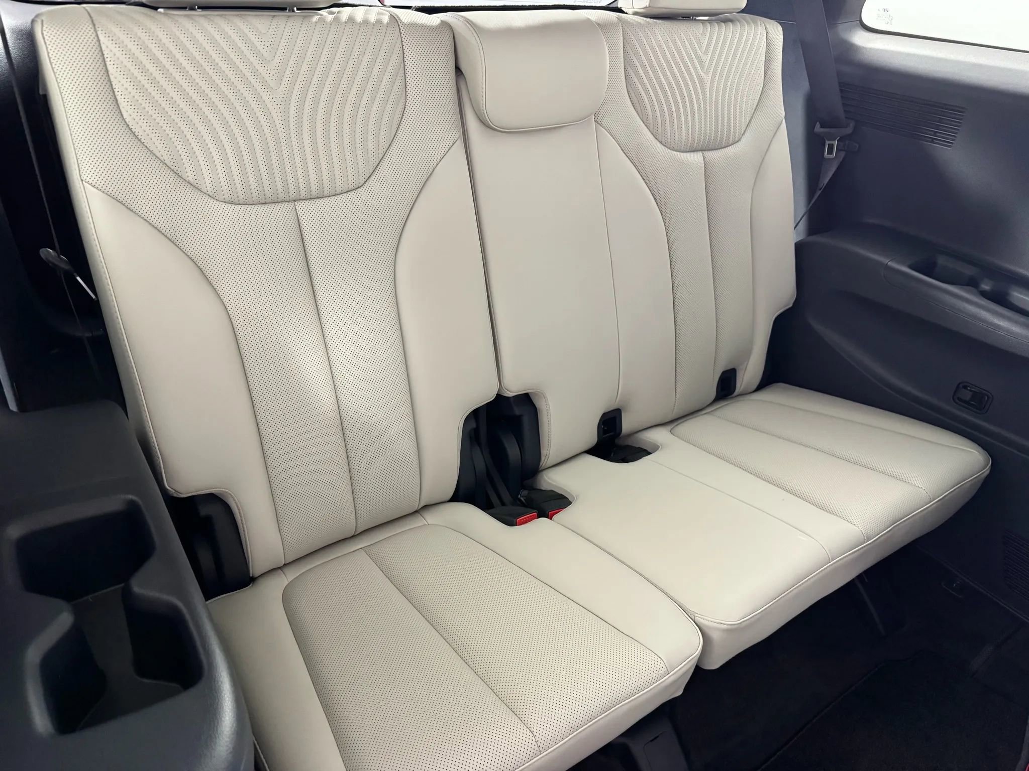 Used 2023 Hyundai Palisade Calligraphy w/ Cargo Package image 43