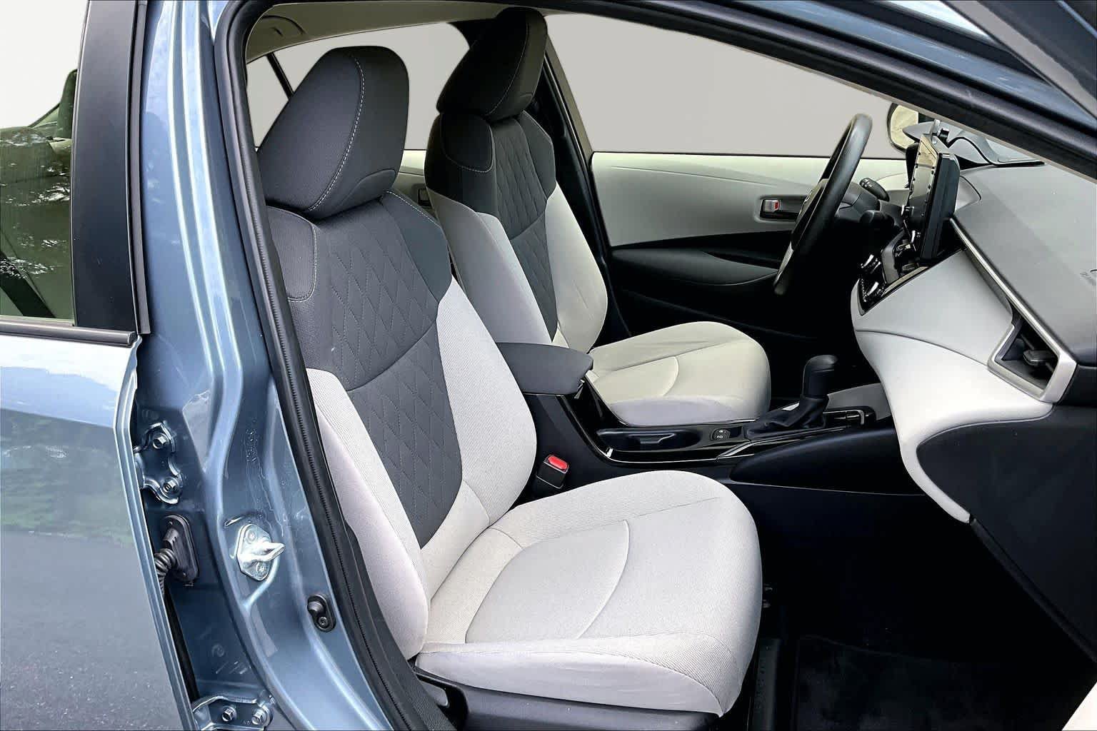 Certified 2022 Toyota Corolla LE w/ Carpet Mat Package (TMS) FWD image 9