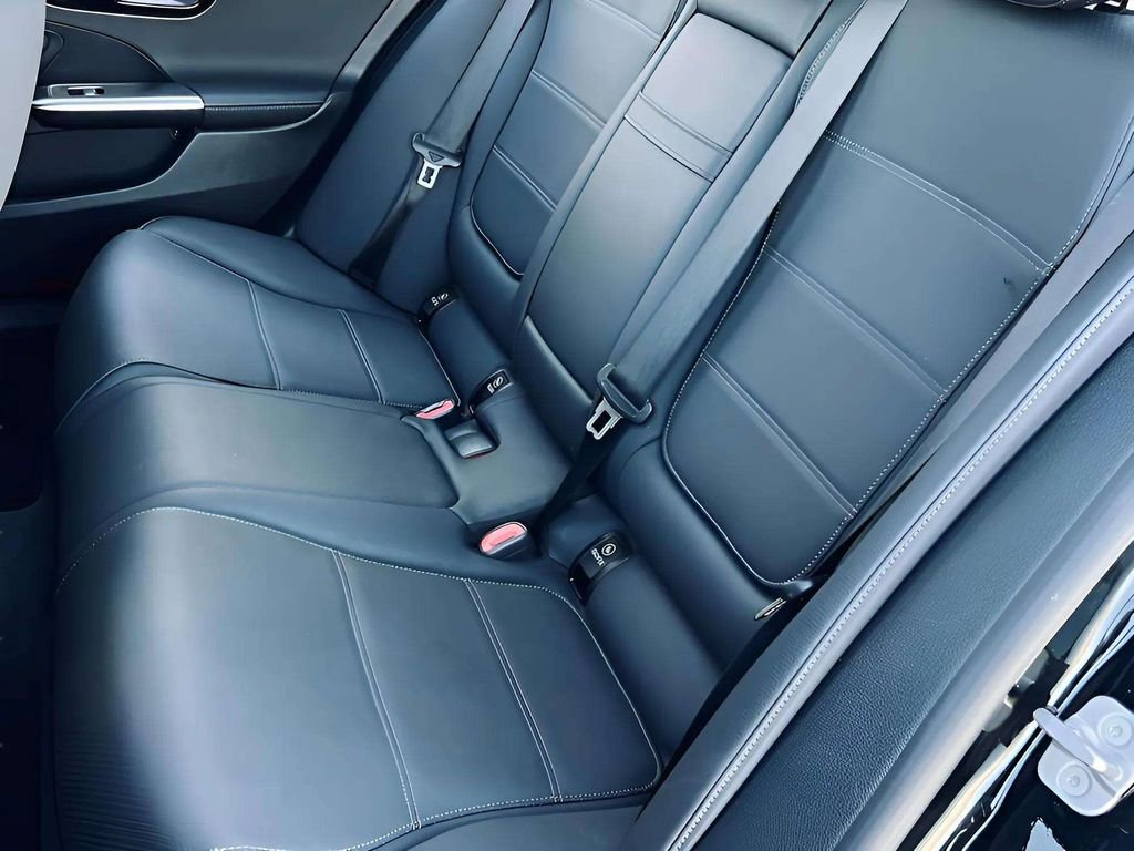 Used 2024 Mercedes-Benz C 300 4MATIC Sedan image 13