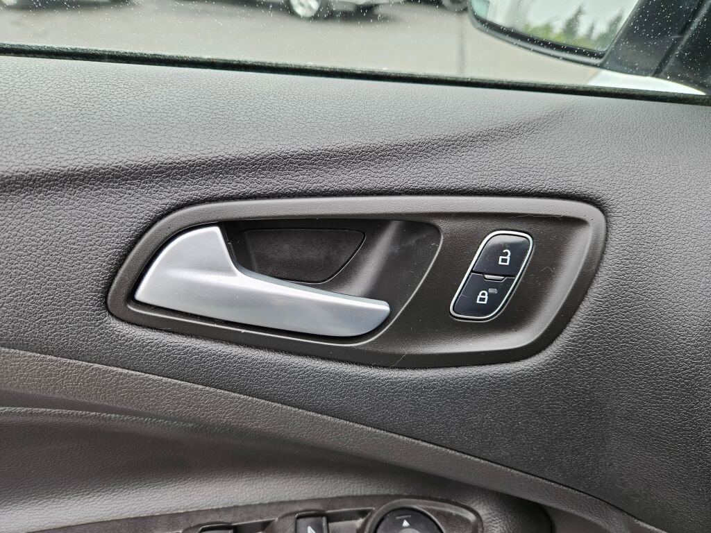 Used 2018 Ford Escape SEL w/ Ford Safe & Smart Package image 16