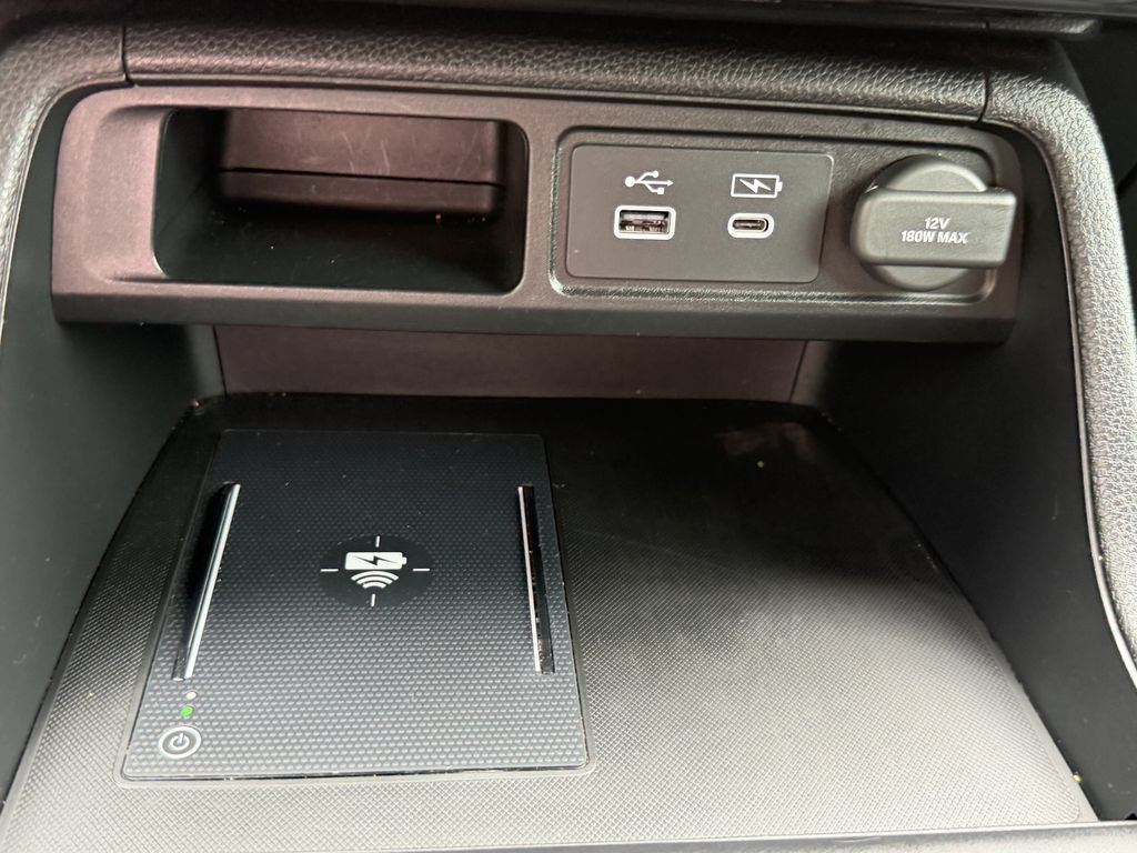 Used 2025 Honda Pilot Touring image 25