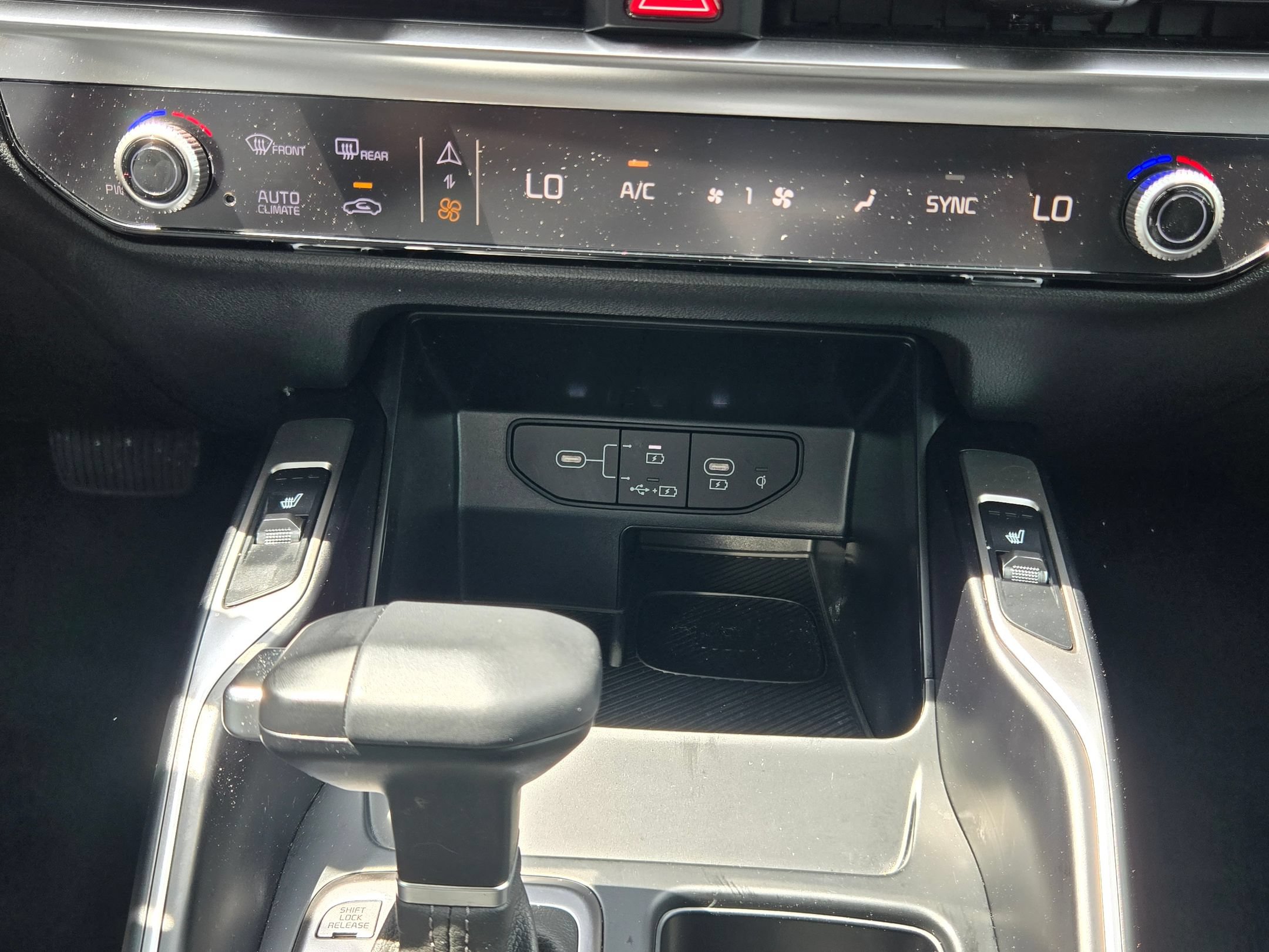 Used 2025 Kia Sorento EX w/ Panoramic Sunroof Package FWD image 28