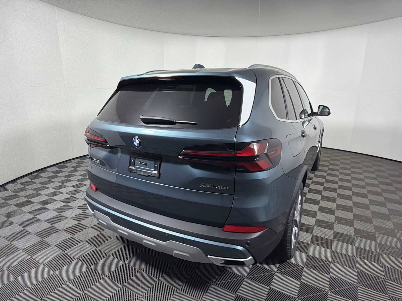 New 2026 BMW X5 xDrive40i w/ Premium Package image 9