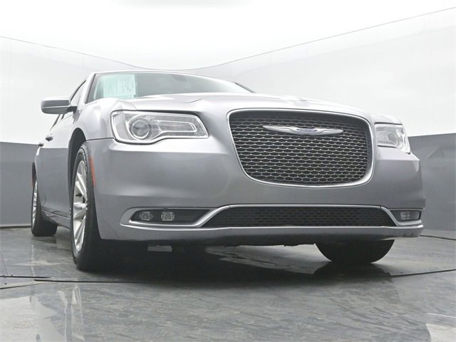 Used 2017 Chrysler 300 C image 53