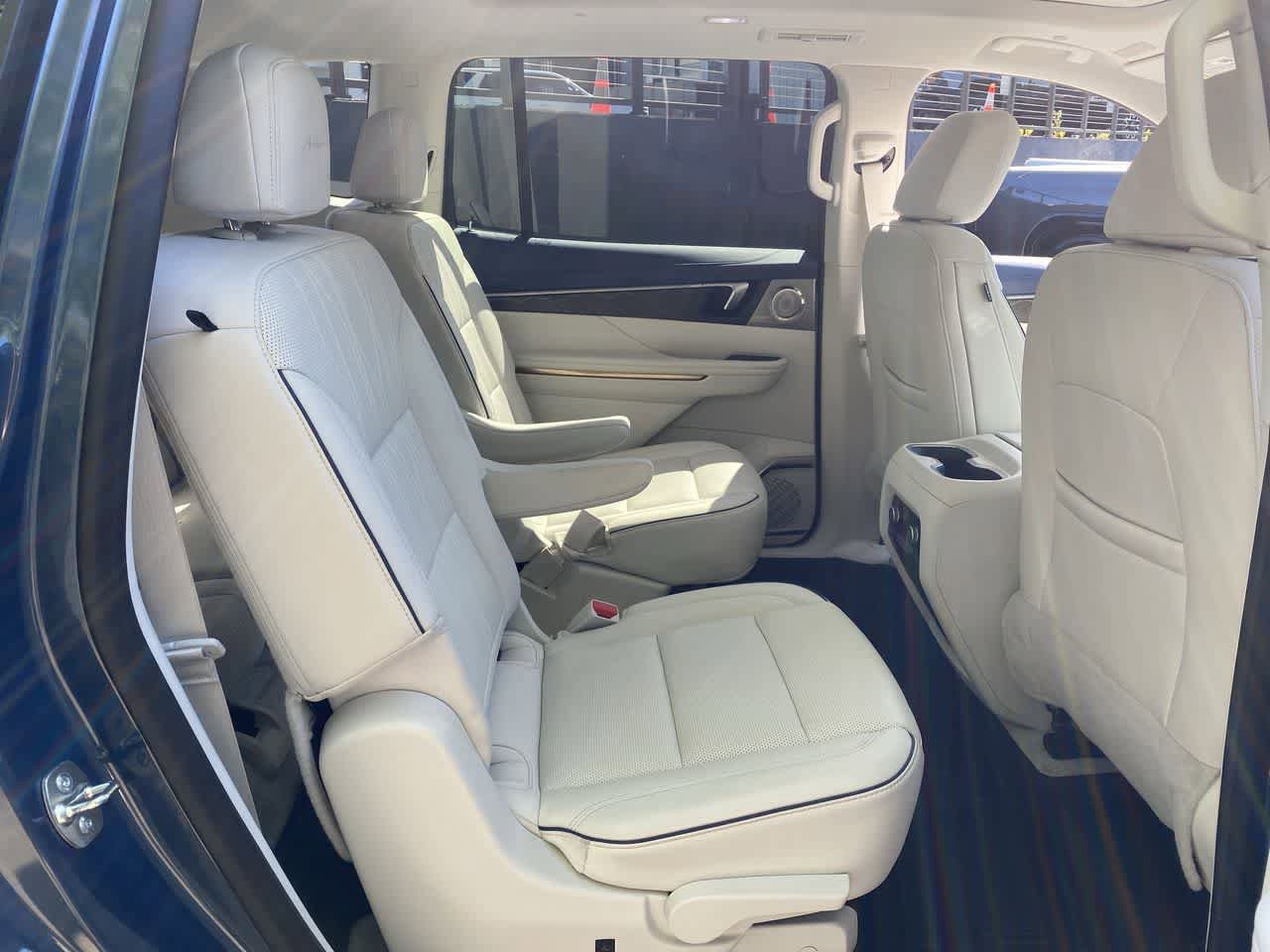 Used 2025 Buick Enclave Avenir w/ Super Cruise Package AWD/4WD image 17