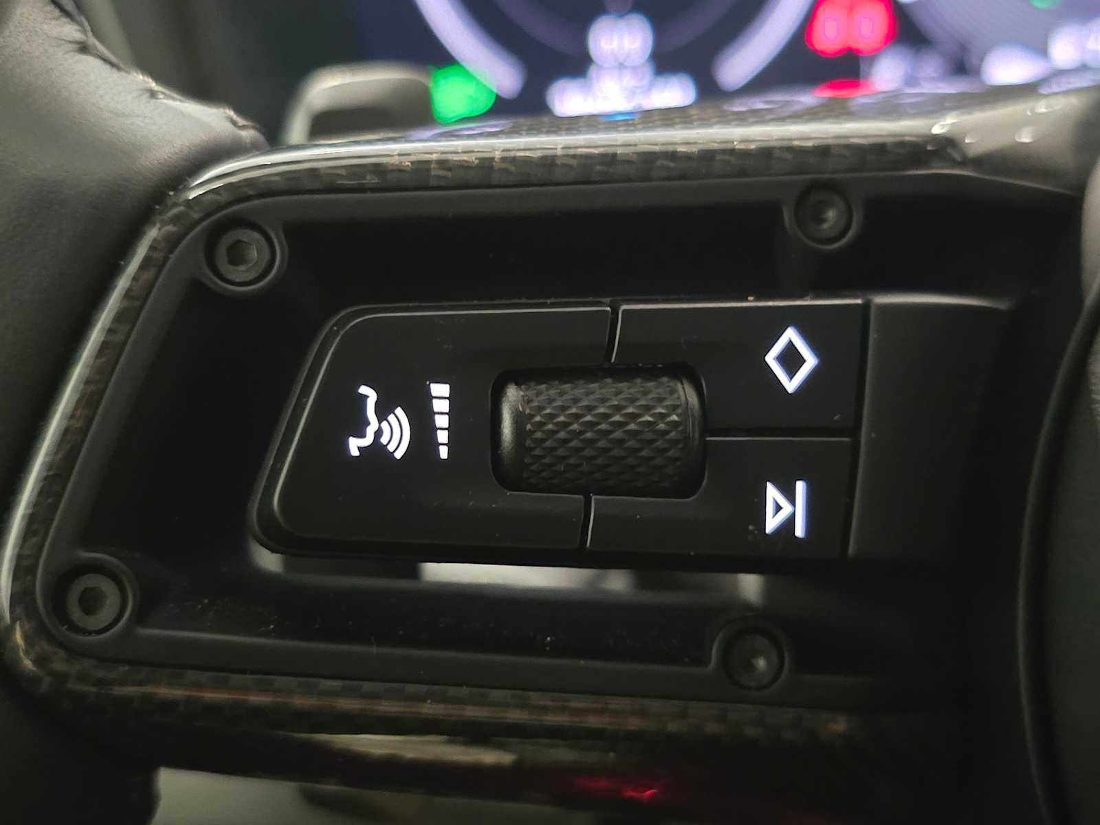 Used 2025 Porsche Cayenne Turbo AWD/4WD image 34