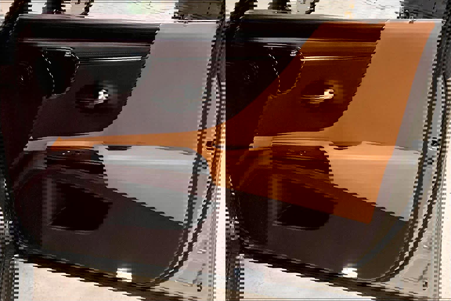 Used 2021 Lexus ES 300h Ultra Luxury w/ Accessory Package 2 image 22