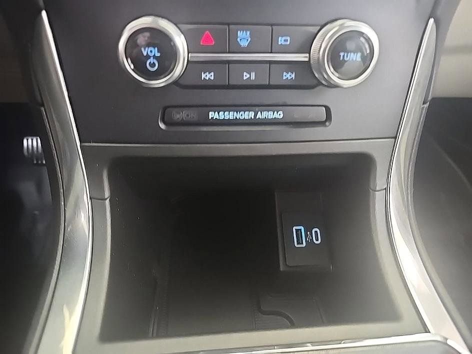 Used 2023 Ford Edge Titanium image 22