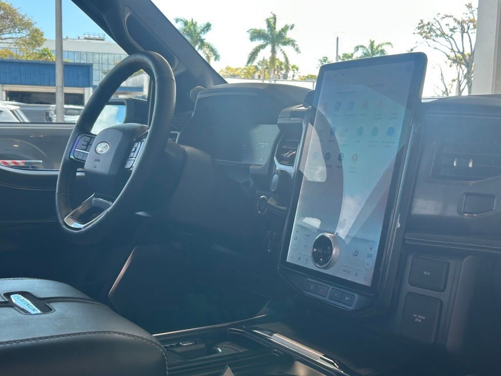 Used 2023 Ford F150 Lightning Platinum image 32