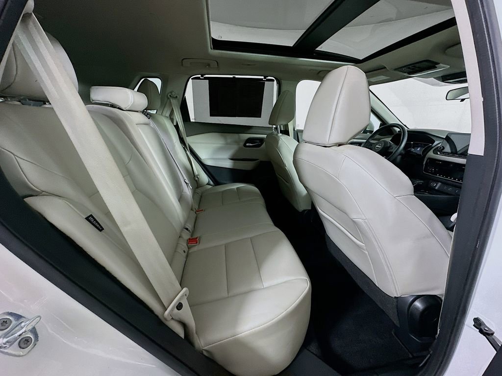 Used 2022 Nissan Rogue SV w/ SV Premium Package image 9