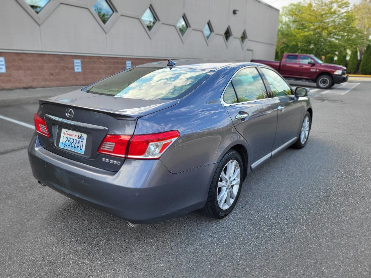 Used 2012 Lexus ES 350 Base 4dr Sedan image 3