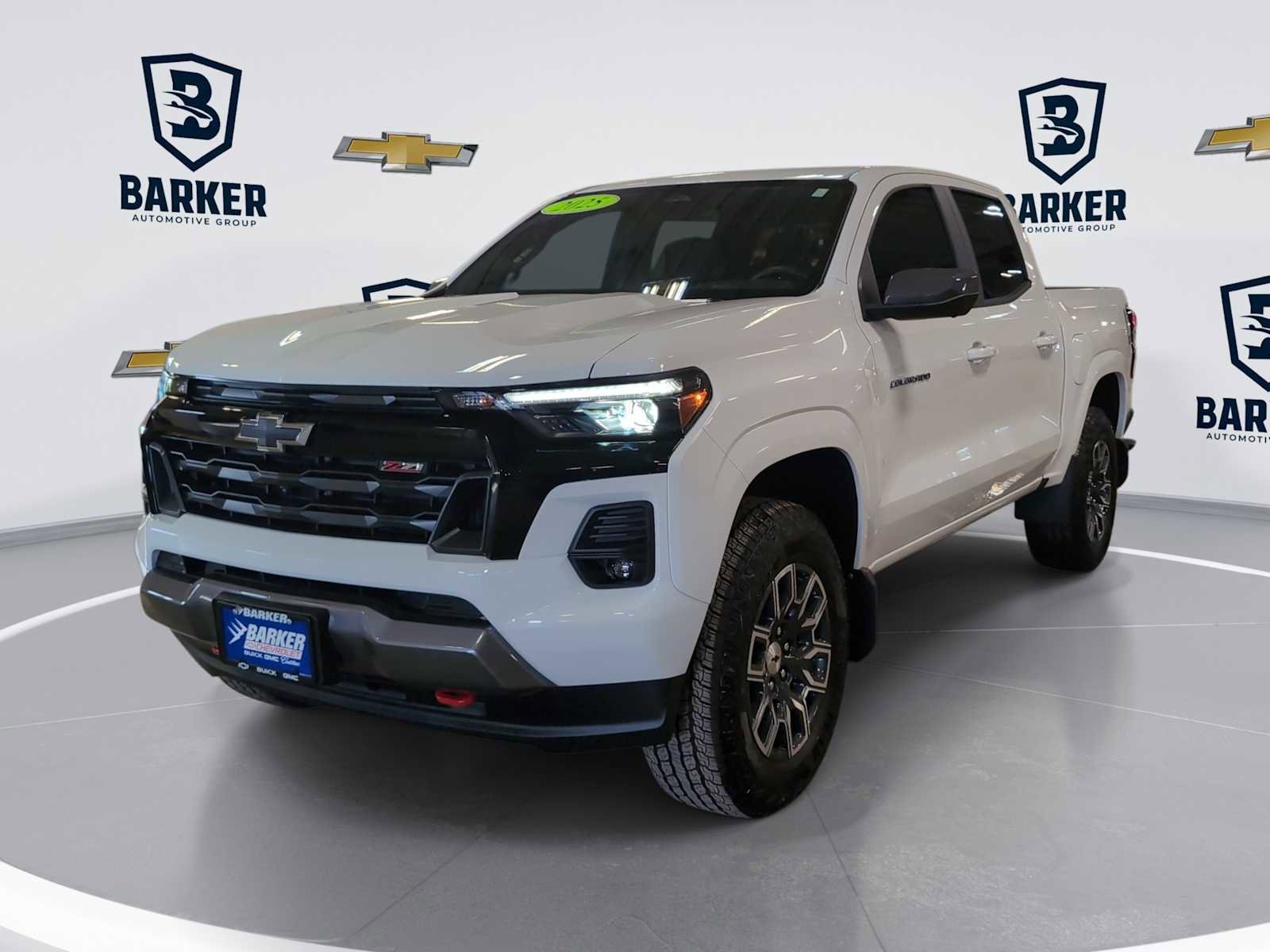 Used 2025 Chevrolet Colorado Z71 w/ Technology Package AWD/4WD image 1