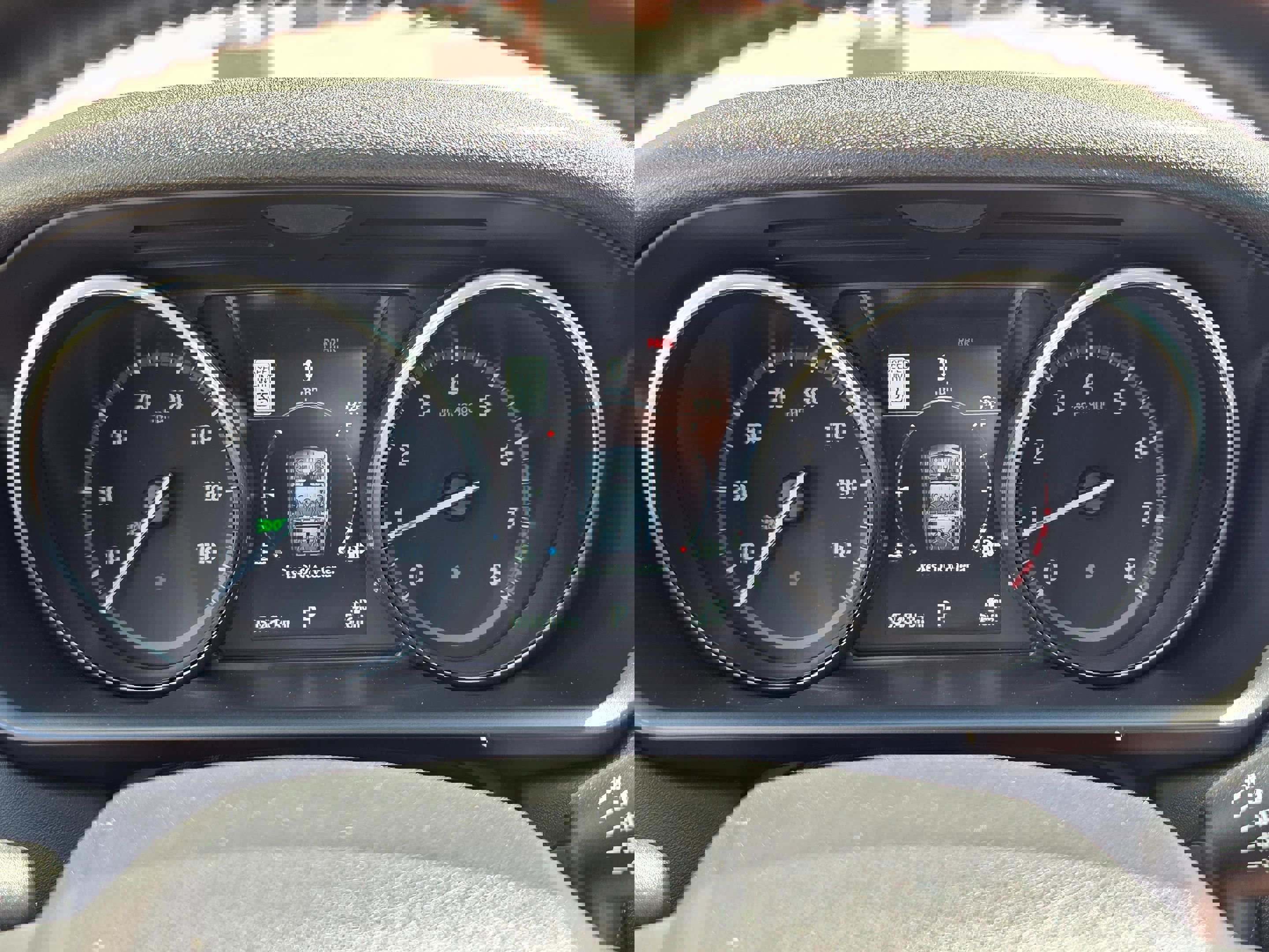 Used 2017 Land Rover Discovery First Edition image 25