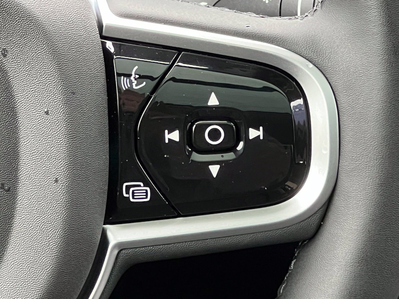 New 2027 Volvo XC90 T8 Bright AWD/4WD image 33