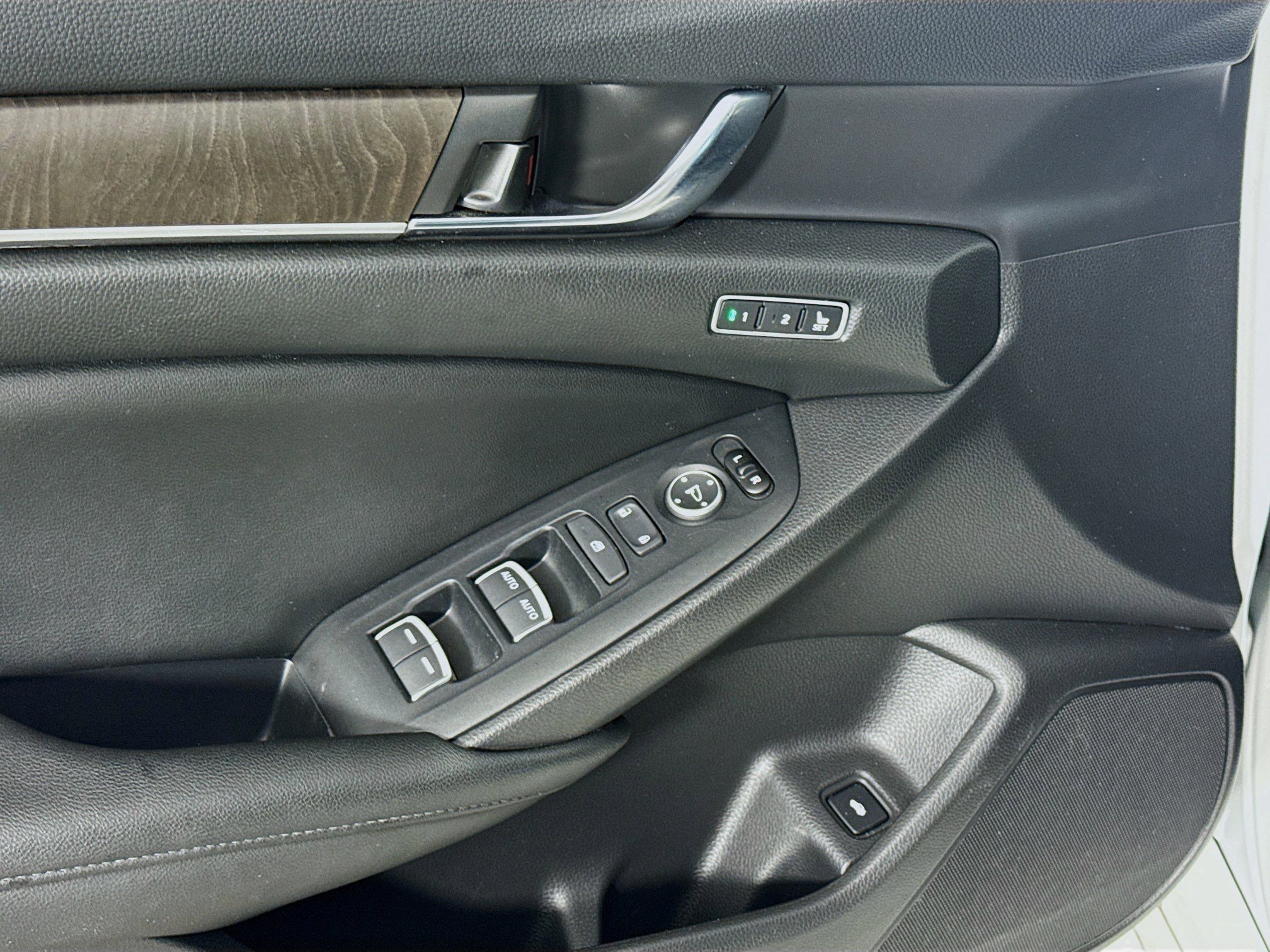 Used 2021 Honda Accord EX-L image 24