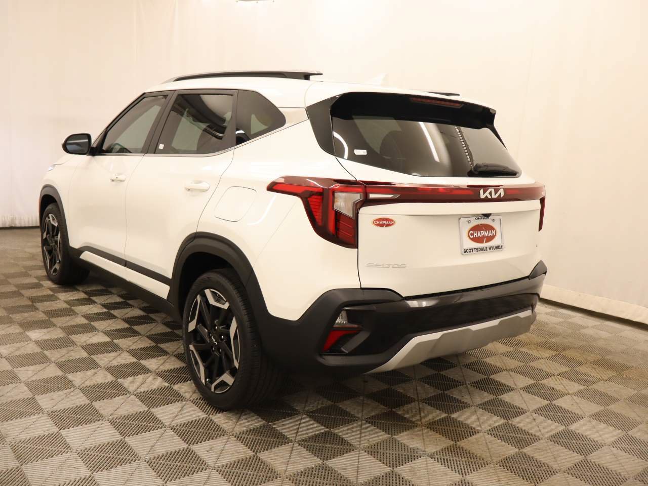 Used 2024 Kia Seltos SX AWD/4WD image 3