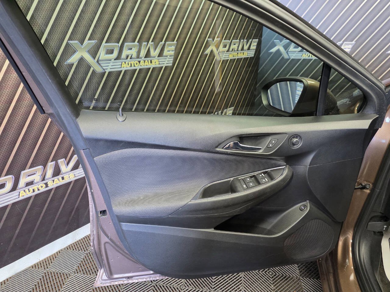 Used 2019 Chevrolet Cruze LS FWD image 16