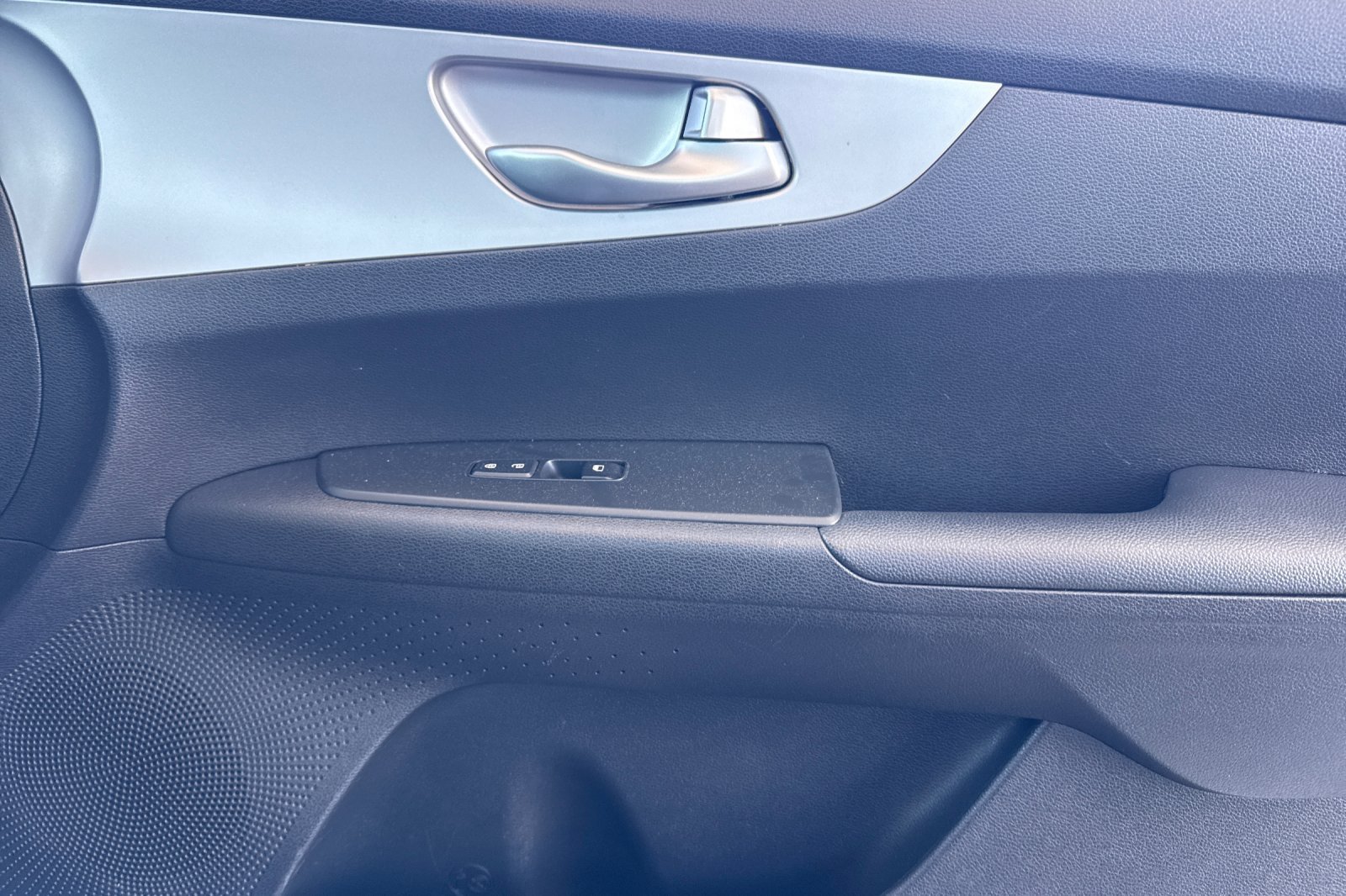 Used 2023 Kia Forte LXS FWD image 25