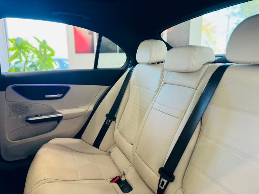 Used 2025 Mercedes-Benz C 300 4MATIC Sedan image 18