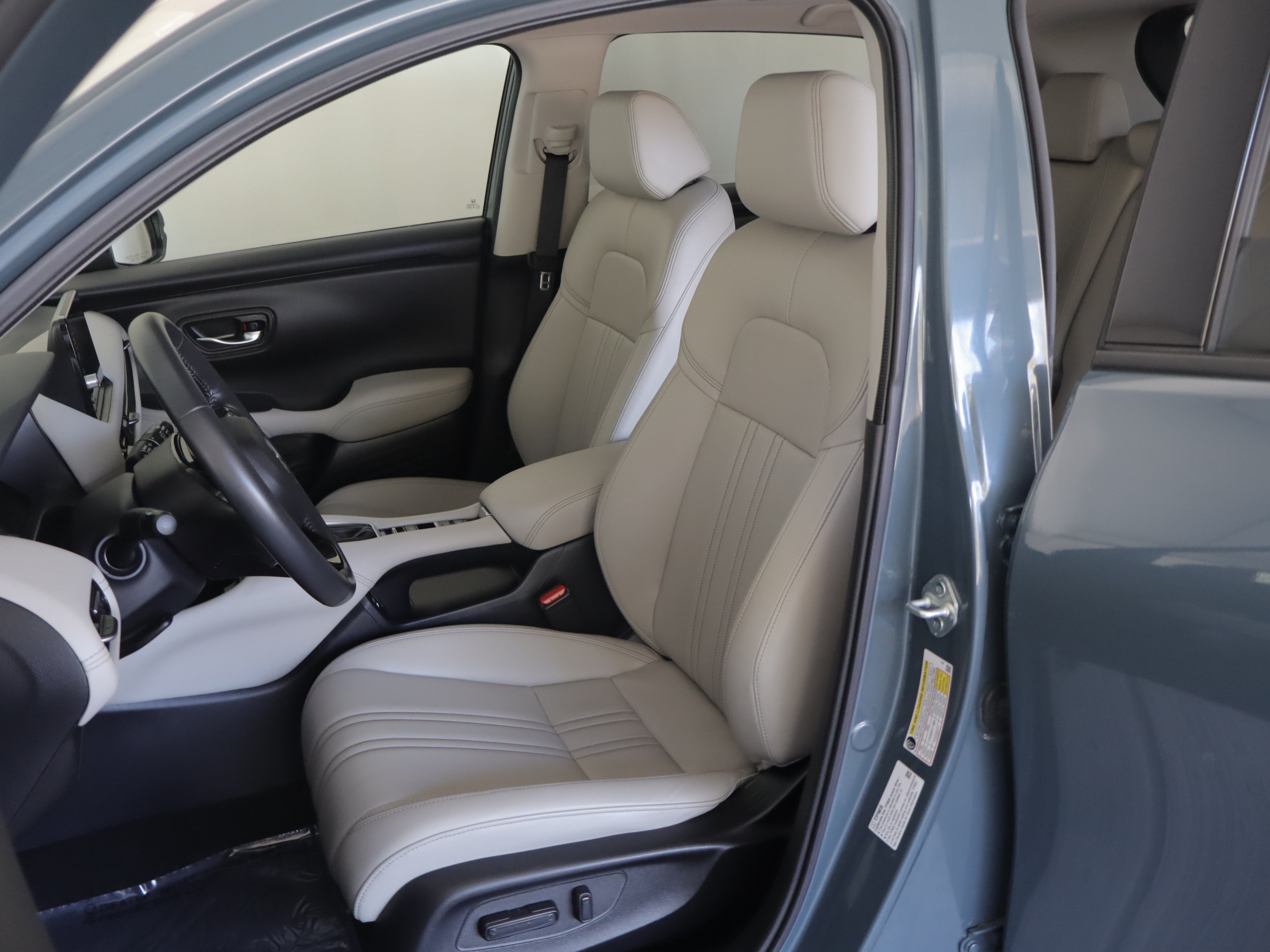 Used 2024 Honda HR-V EX-L image 8