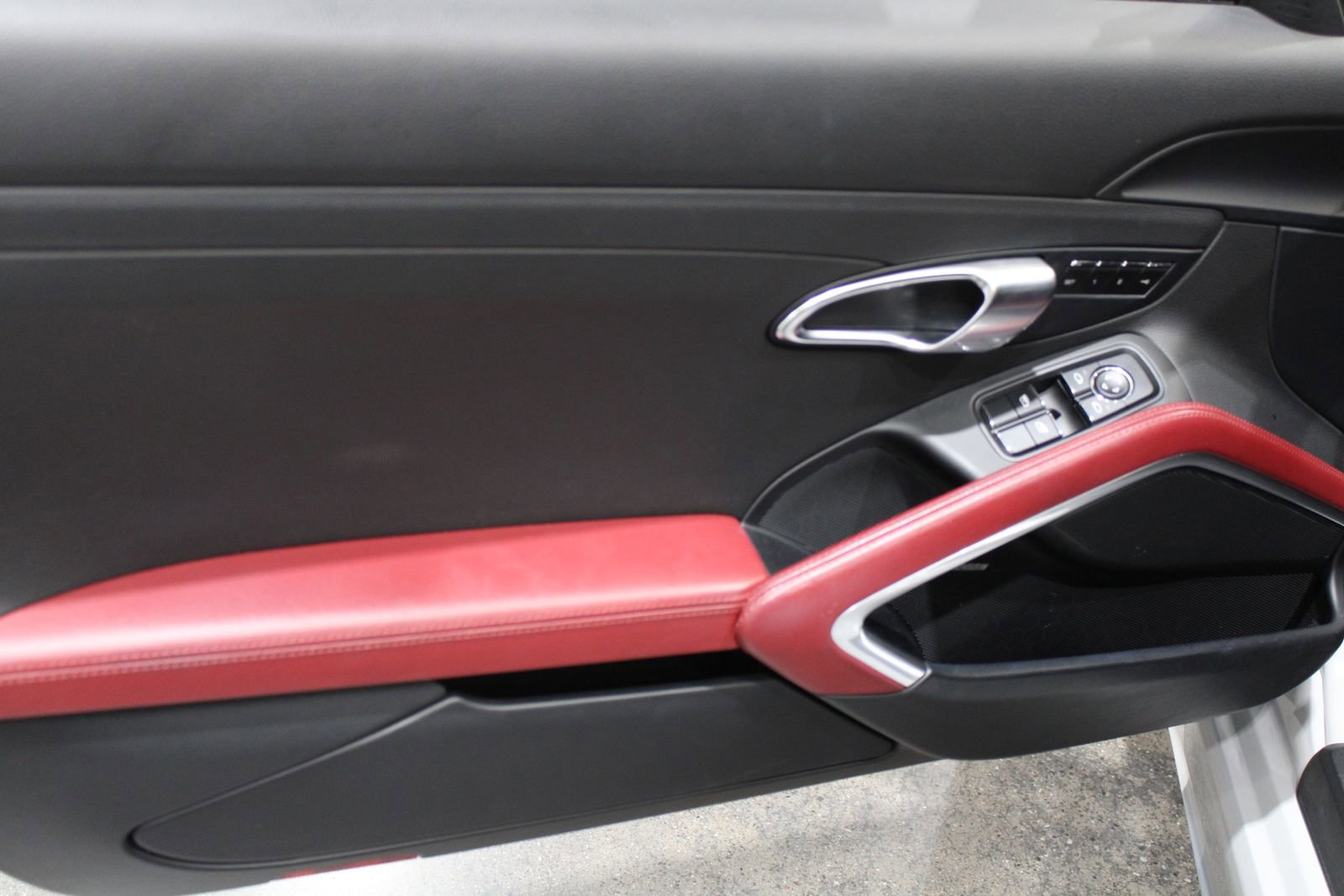 Used 2019 Porsche 718 Cayman S RWD image 23