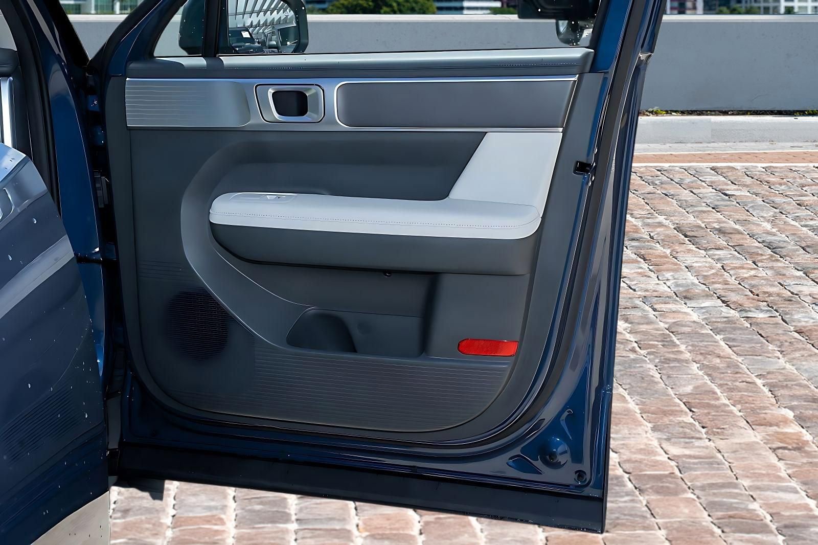 Used 2025 Hyundai Santa Fe SEL FWD image 15