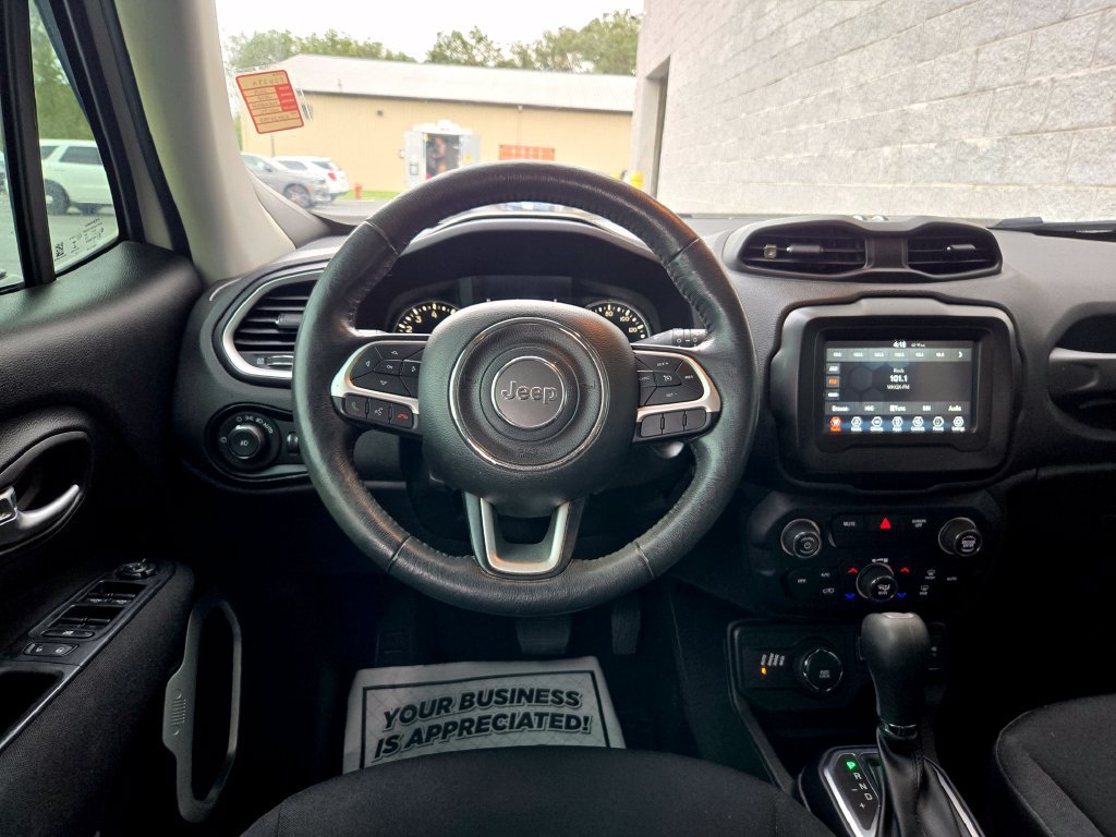 Used 2019 Jeep Renegade Latitude w/ Cold Weather Group AWD/4WD image 32