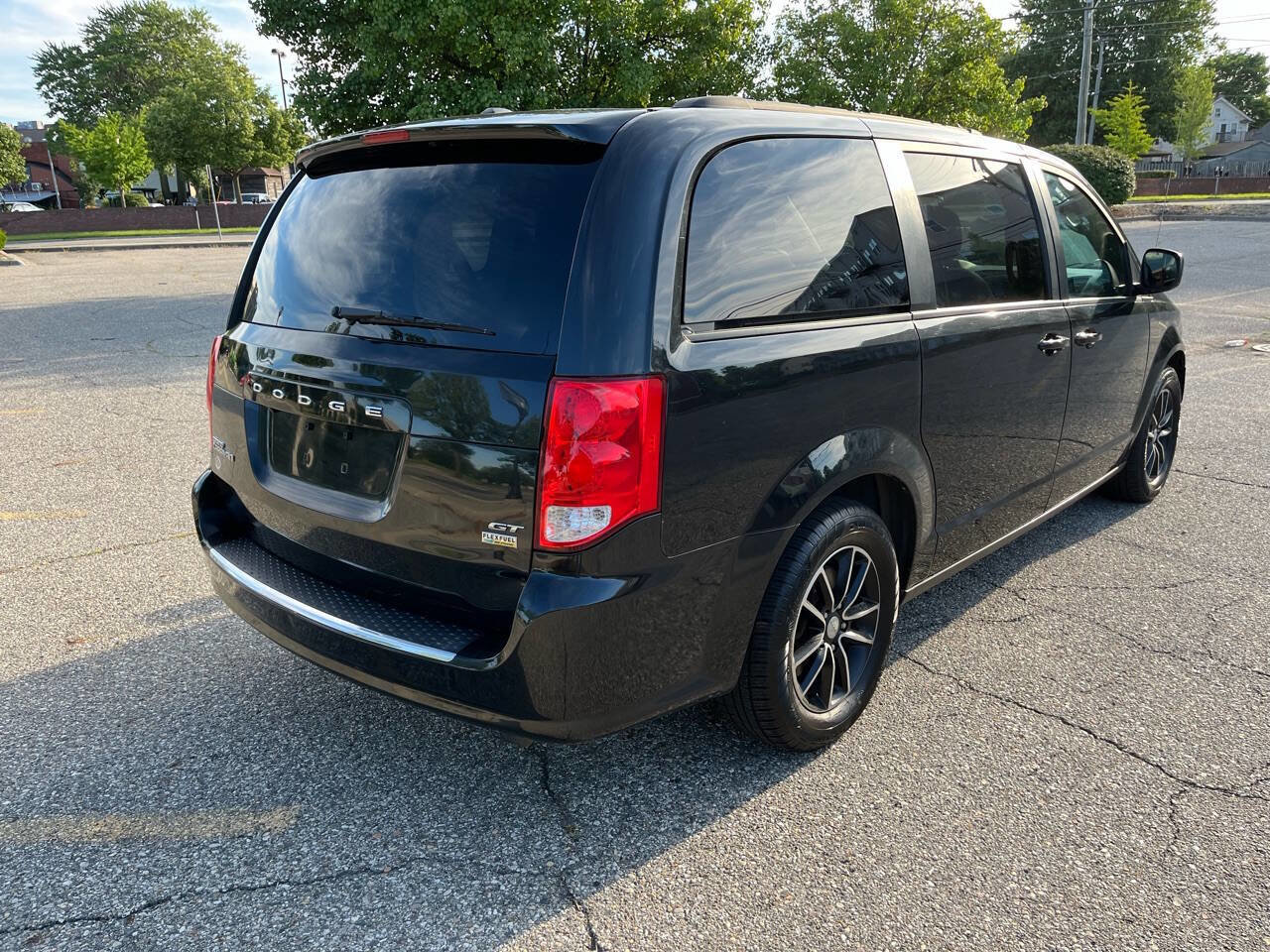 Used 2018 Dodge Grand Caravan GT image 7