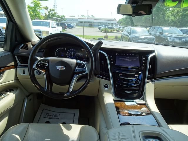 Used 2017 Cadillac Escalade Luxury AWD/4WD image 23