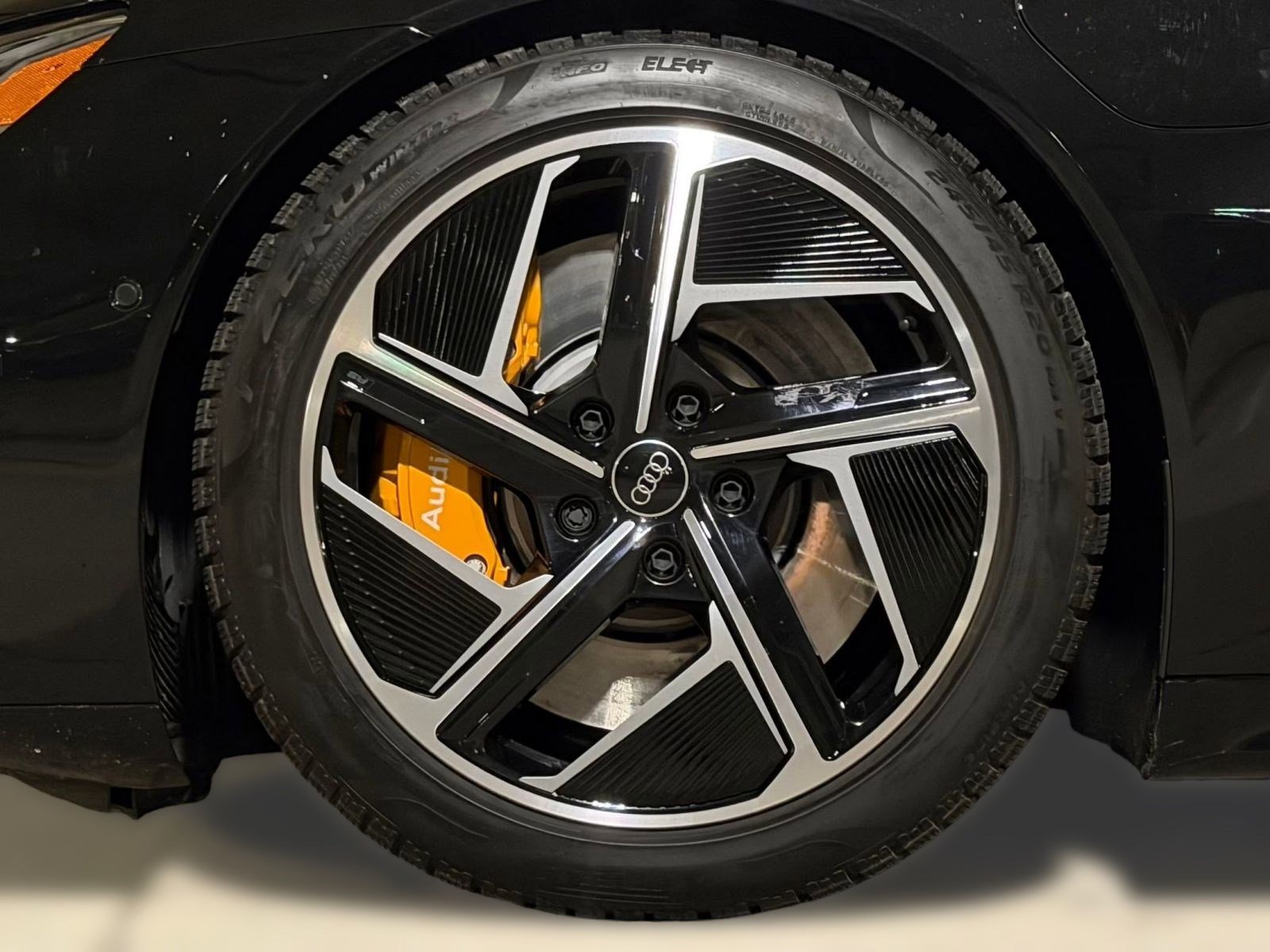 Used 2024 Audi RS e-tron GT w/ Carbon Performance Package AWD/4WD image 12