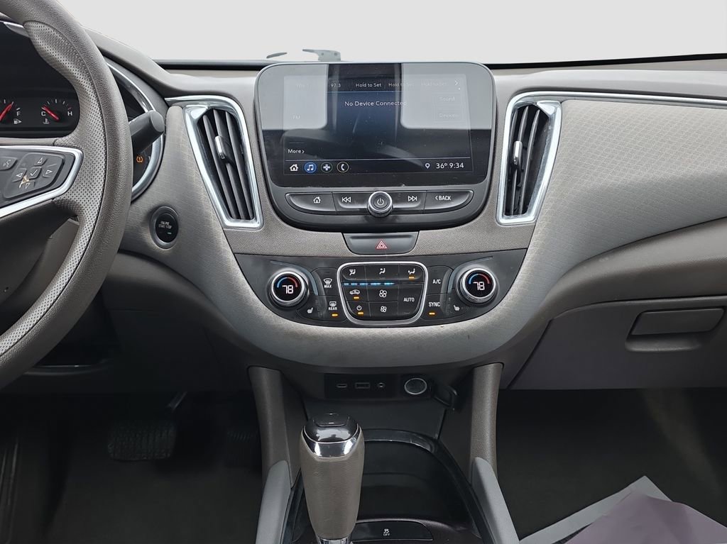 Used 2019 Chevrolet Malibu LT image 14