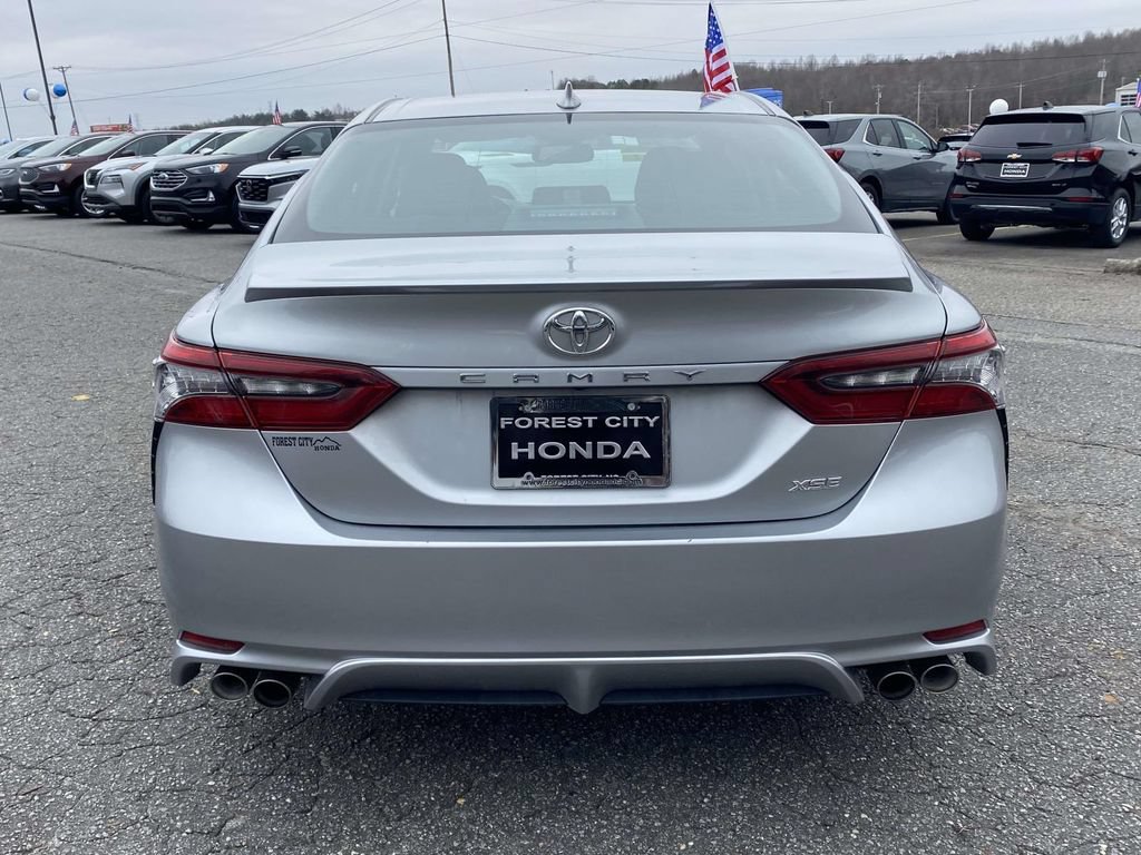 Used 2024 Toyota Camry XSE FWD image 4