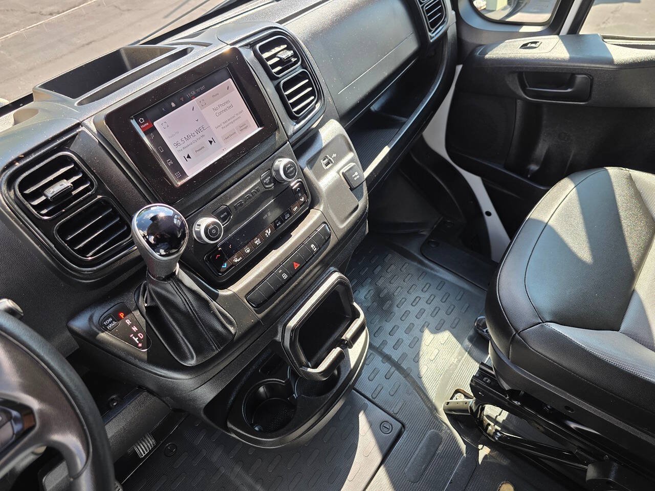 Used 2025 RAM ProMaster 3500 w/ Convenience Group FWD image 17