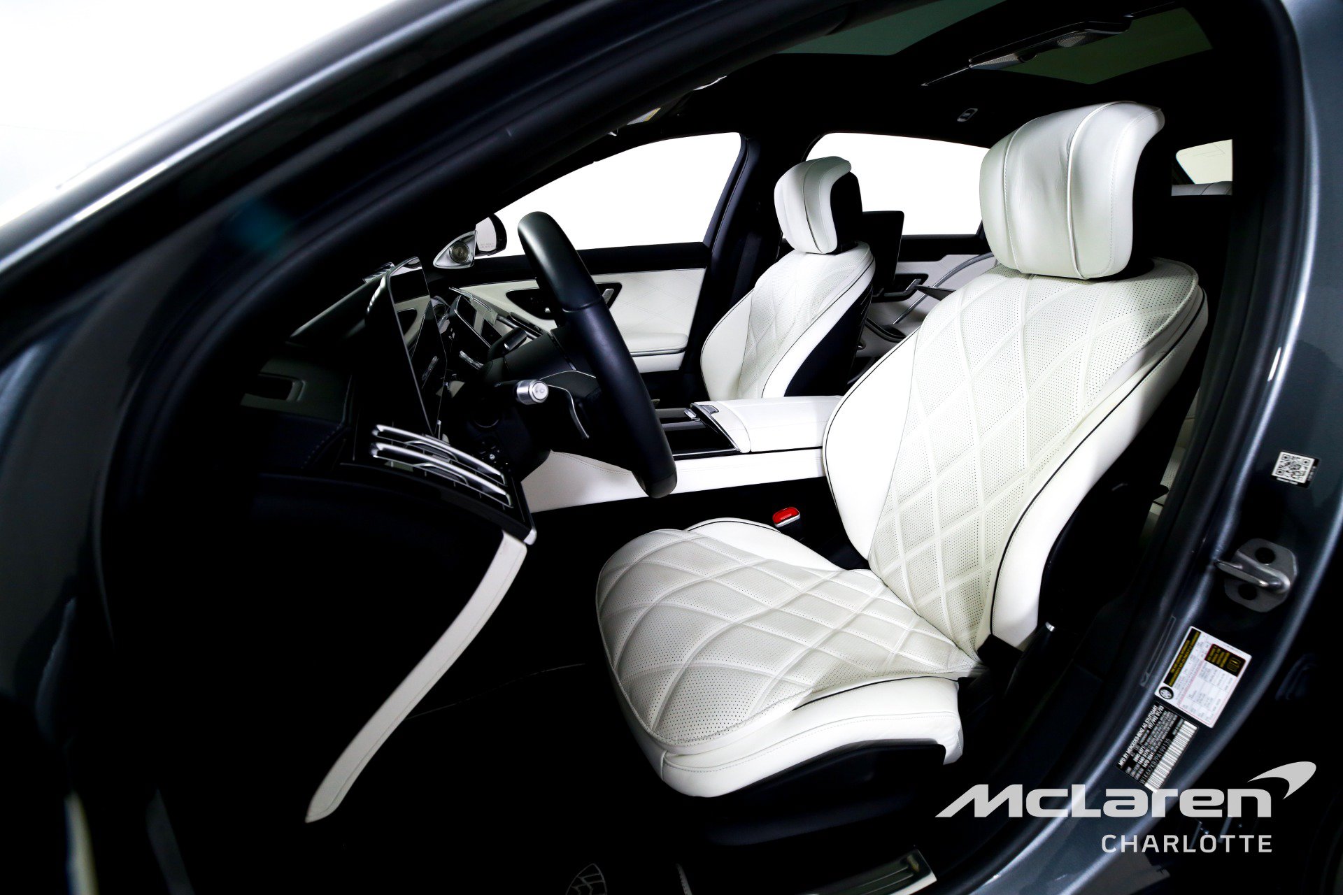 Used 2023 Mercedes-Benz Maybach S 680 4MATIC w/ Manufaktur Leather Package image 11