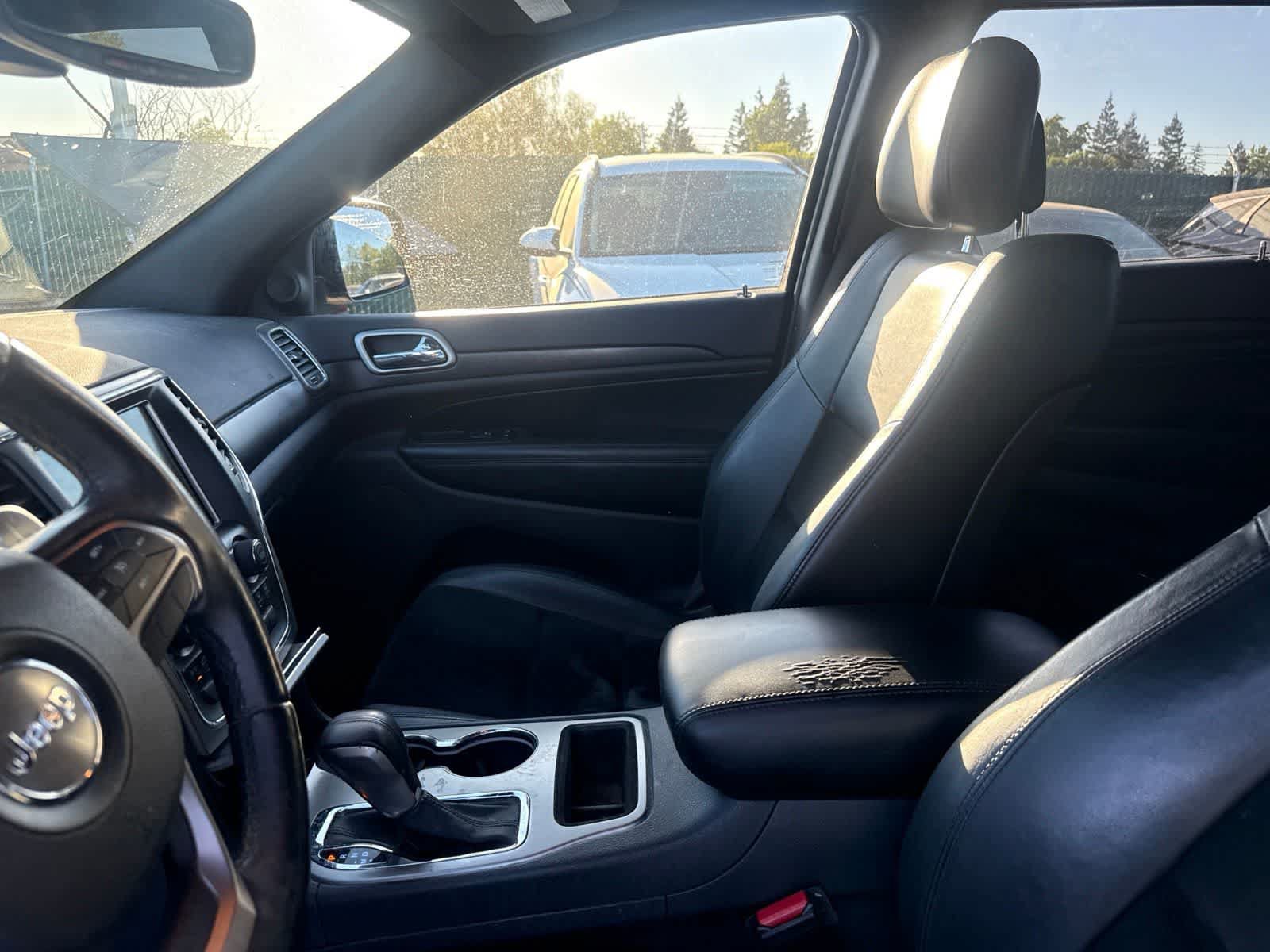 Used 2017 Jeep Grand Cherokee Altitude AWD/4WD image 20