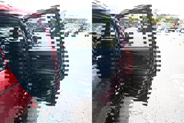 New 2025 Jeep Grand Cherokee L Laredo image 12