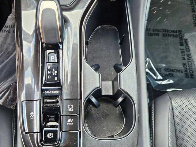 Used 2024 Toyota Crown Limited image 23