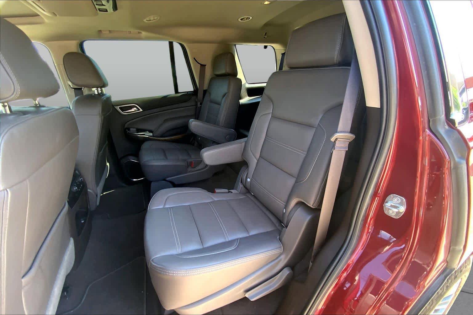 Used 2020 GMC Yukon Denali w/ Denali Premium Package AWD/4WD image 19