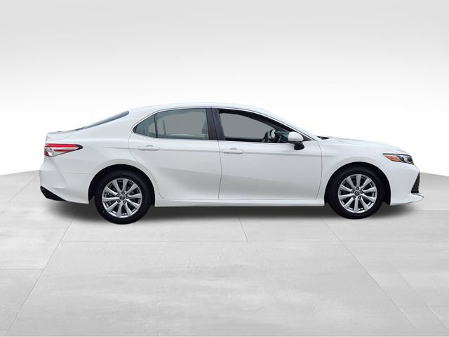Used 2018 Toyota Camry LE FWD image 9