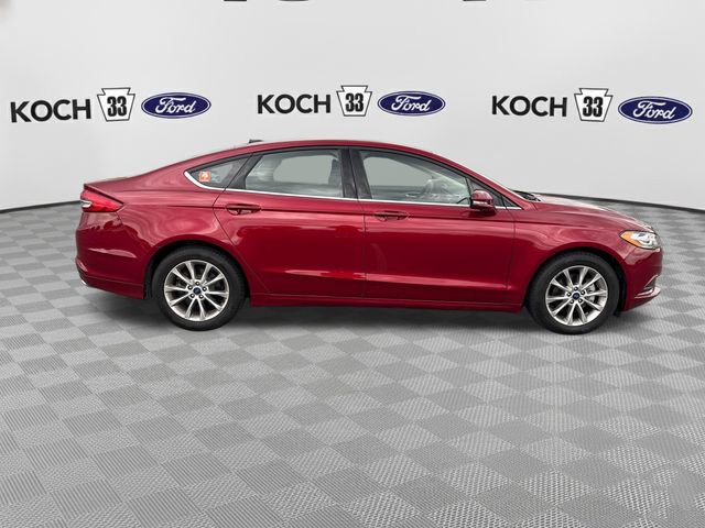 Used 2017 Ford Fusion SE w/ Fusion SE Technology Package FWD image 9