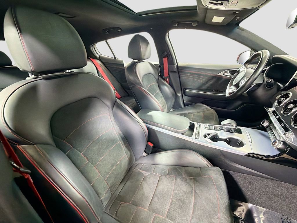 Used 2023 Kia Stinger GT2 image 31